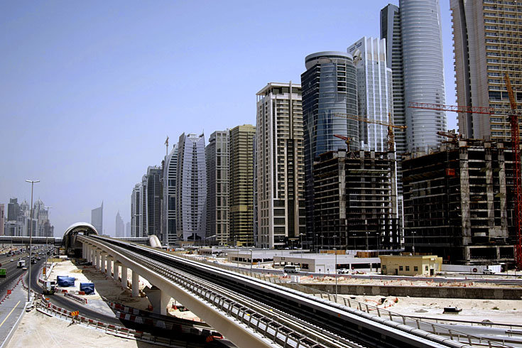 2009/09/strcdn-dubai-metro-10-maxsize-735-490