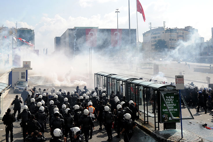 2009/10/strcdn-proteste-istanbul-10-maxsize-735-490