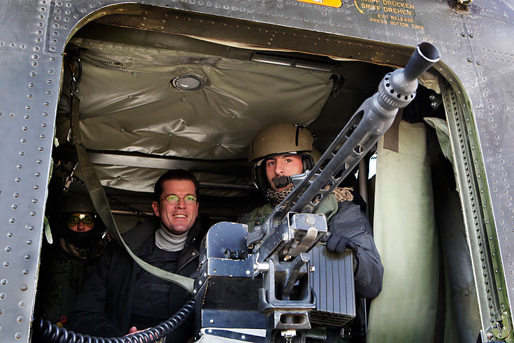 2009/11/stern-guttenberg-afghanistan-25-maxsize-735-490