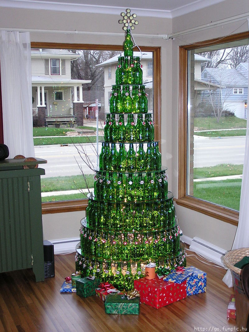 2011/03/103-beer-bottle-christmas-tree