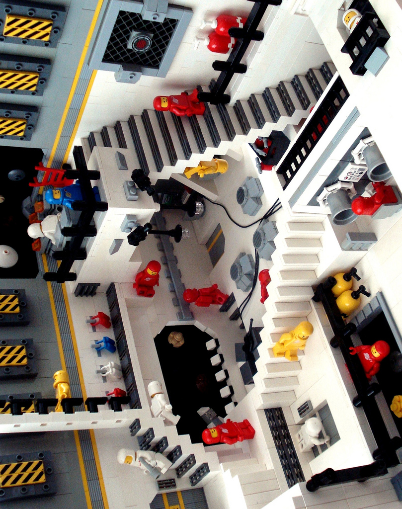2011/03/makezine-legorelativity