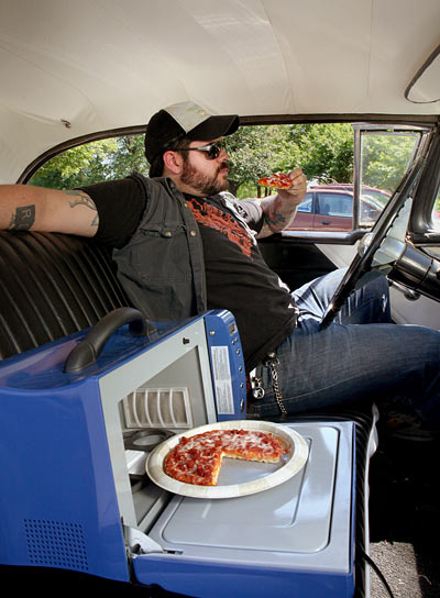 2011/04/1274944926-portablemicrowave04