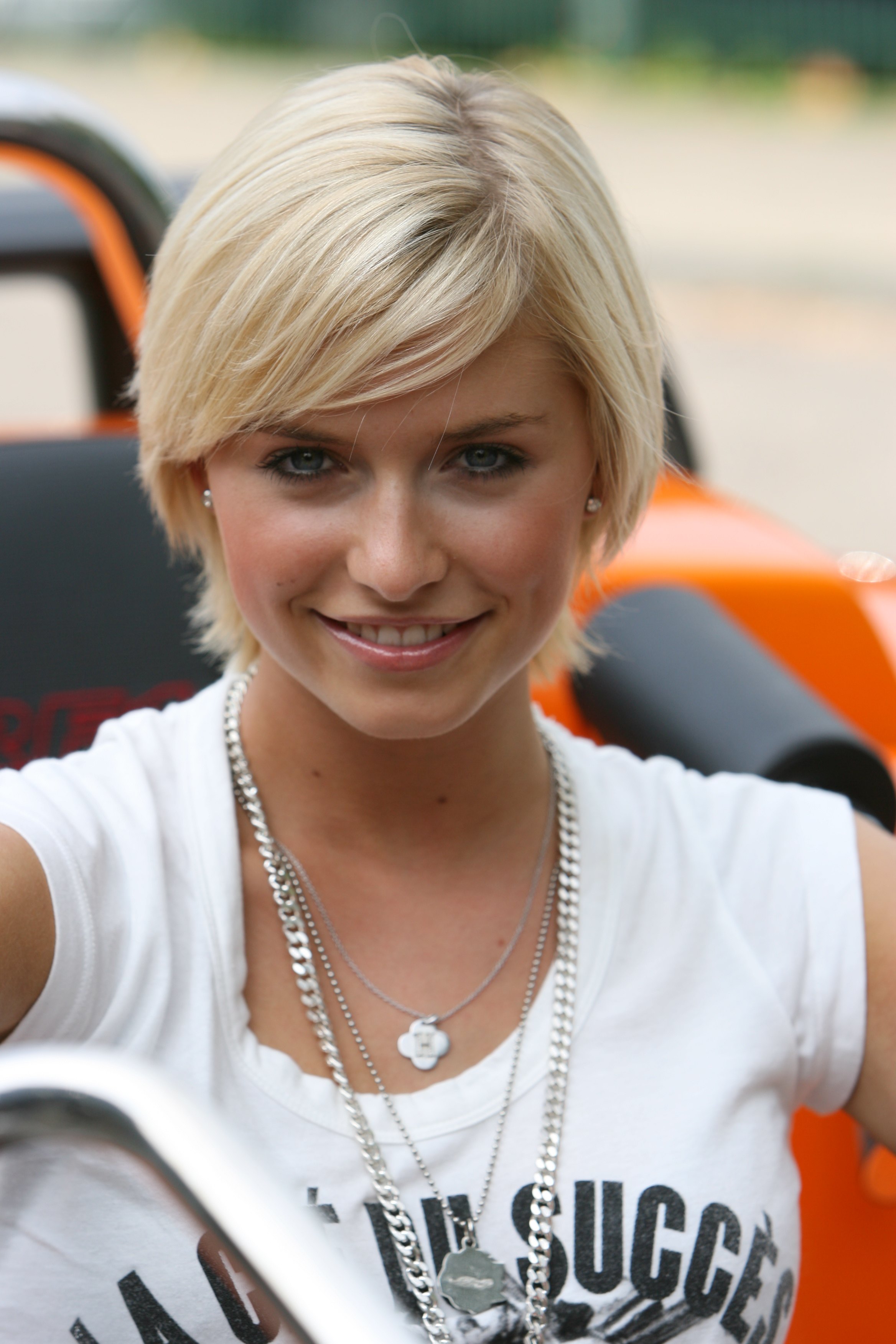 2012/03/48296-lena-gercke-charity-hors