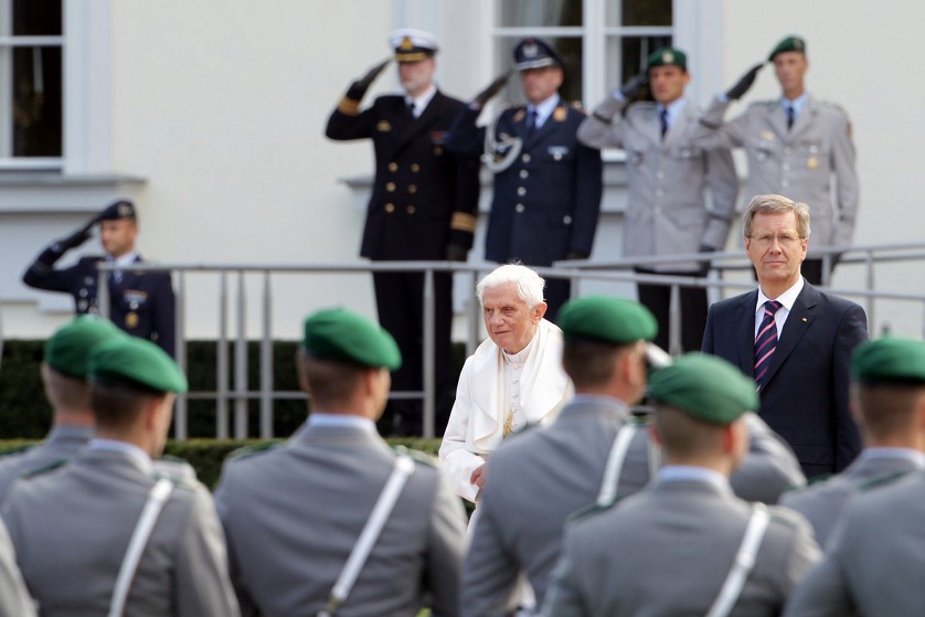 2012/03/ks-papst-militaer-1467835s