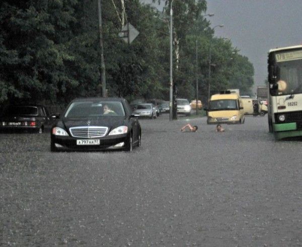 2012/04/swimming-in-the-road