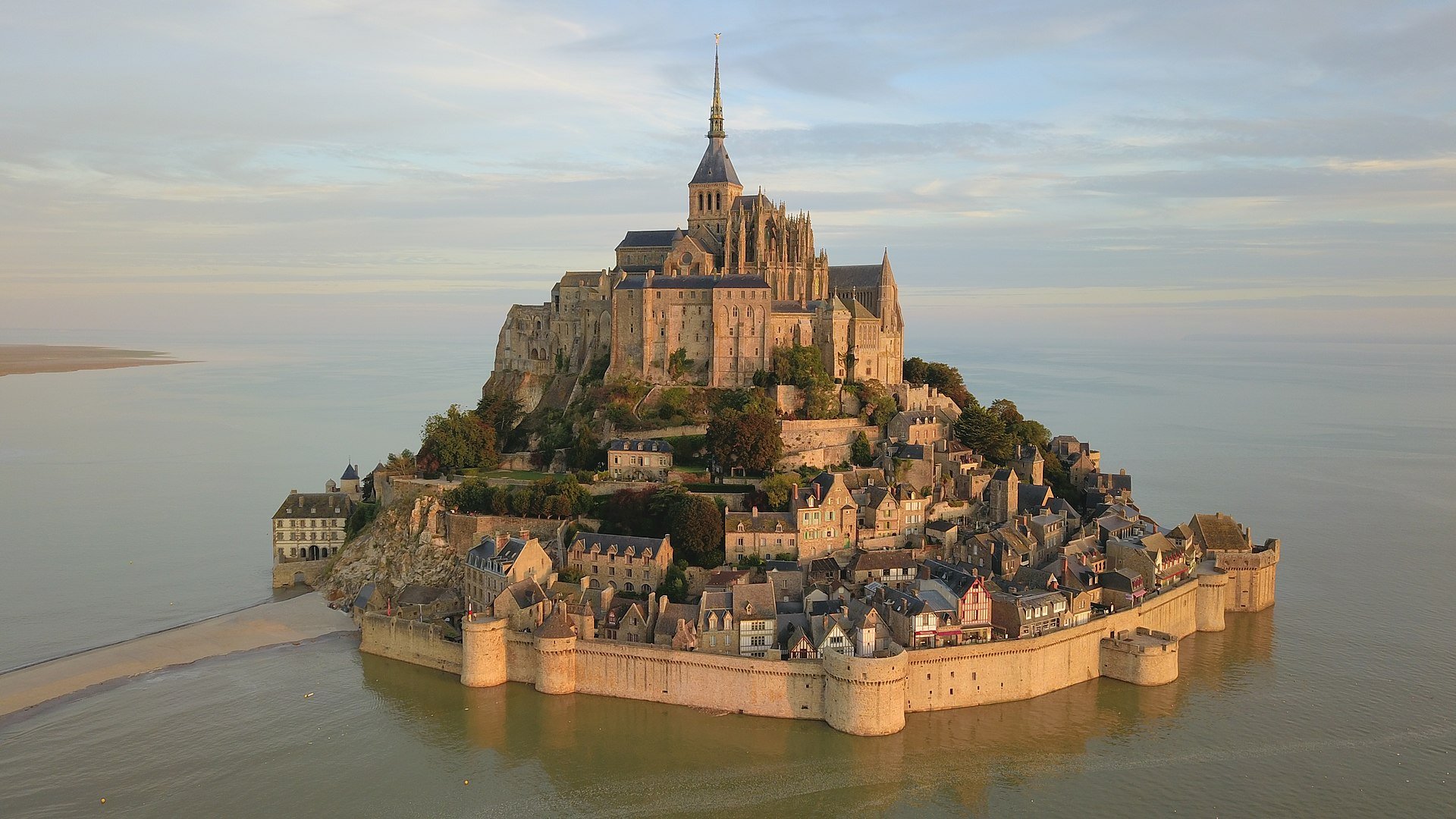 2022/03/1920px-mont-saint-michel-vu-du-ciel