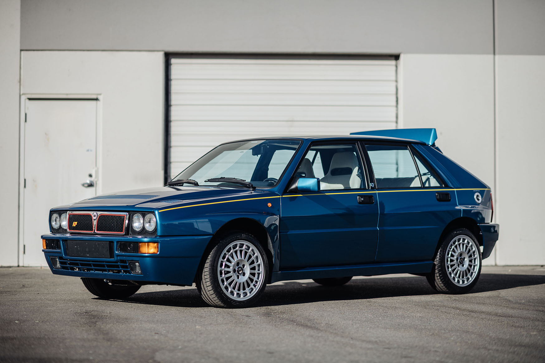 2022/03/1995-lancia-delta-hf-integrale-evoluzione-ii-blue-lagos-0-grm