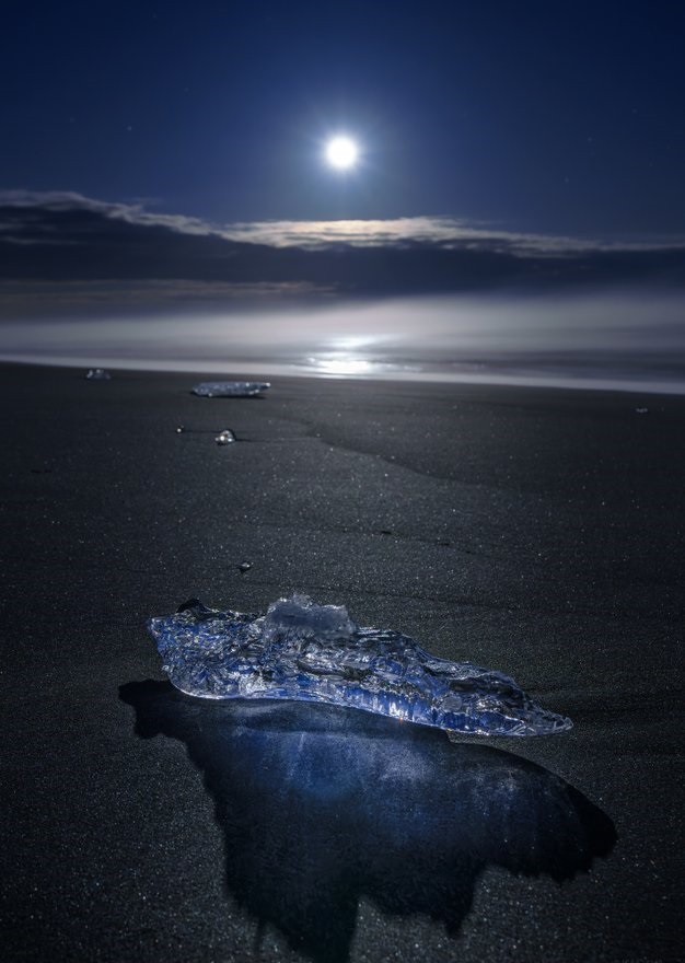 2022/03/japan-chrystal-moonlight-beach