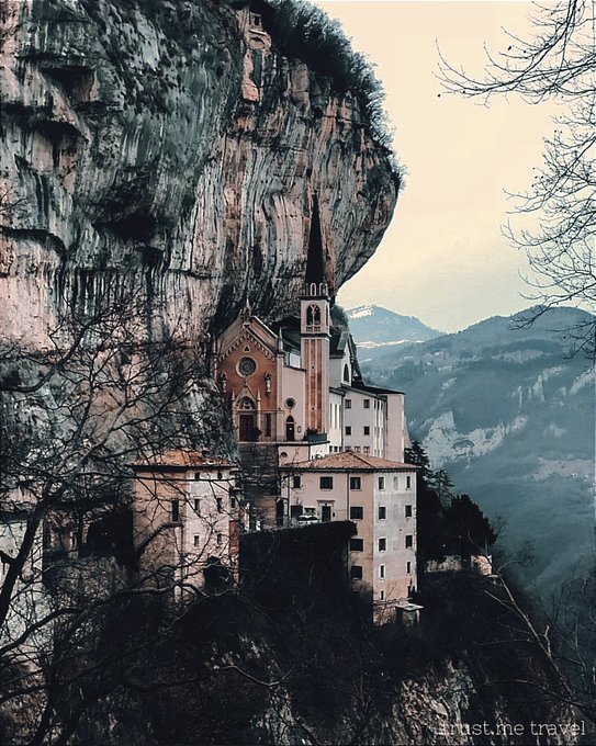 2022/03/madonna-della-corona-spiazzi-italy