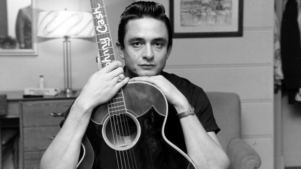 2022/05/m-rr-johnny-cash-480i60