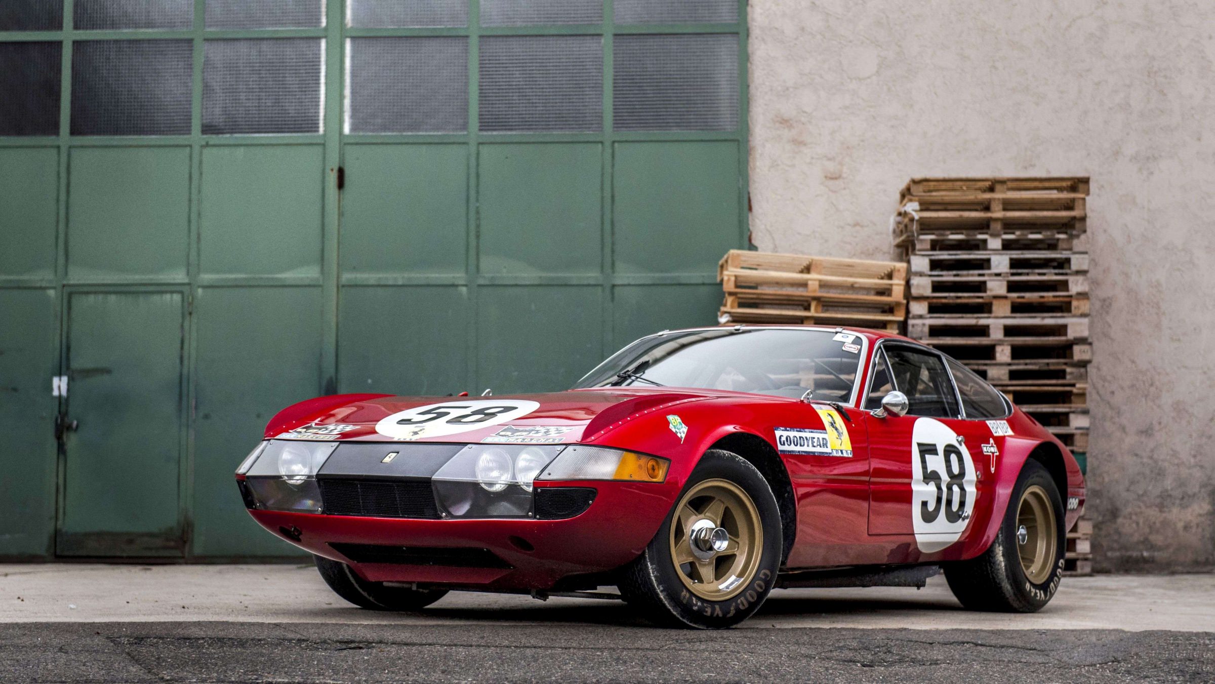 2022/06/ferrari-365-gtb-4-daytona-car-1