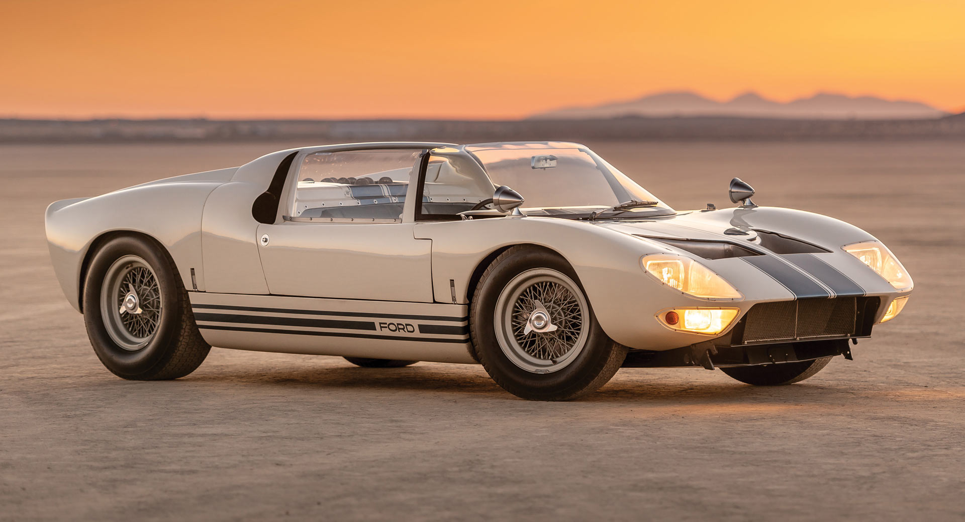 2022/07/c9d21f5d-1965-ford-gt40-roadster-prototype-11