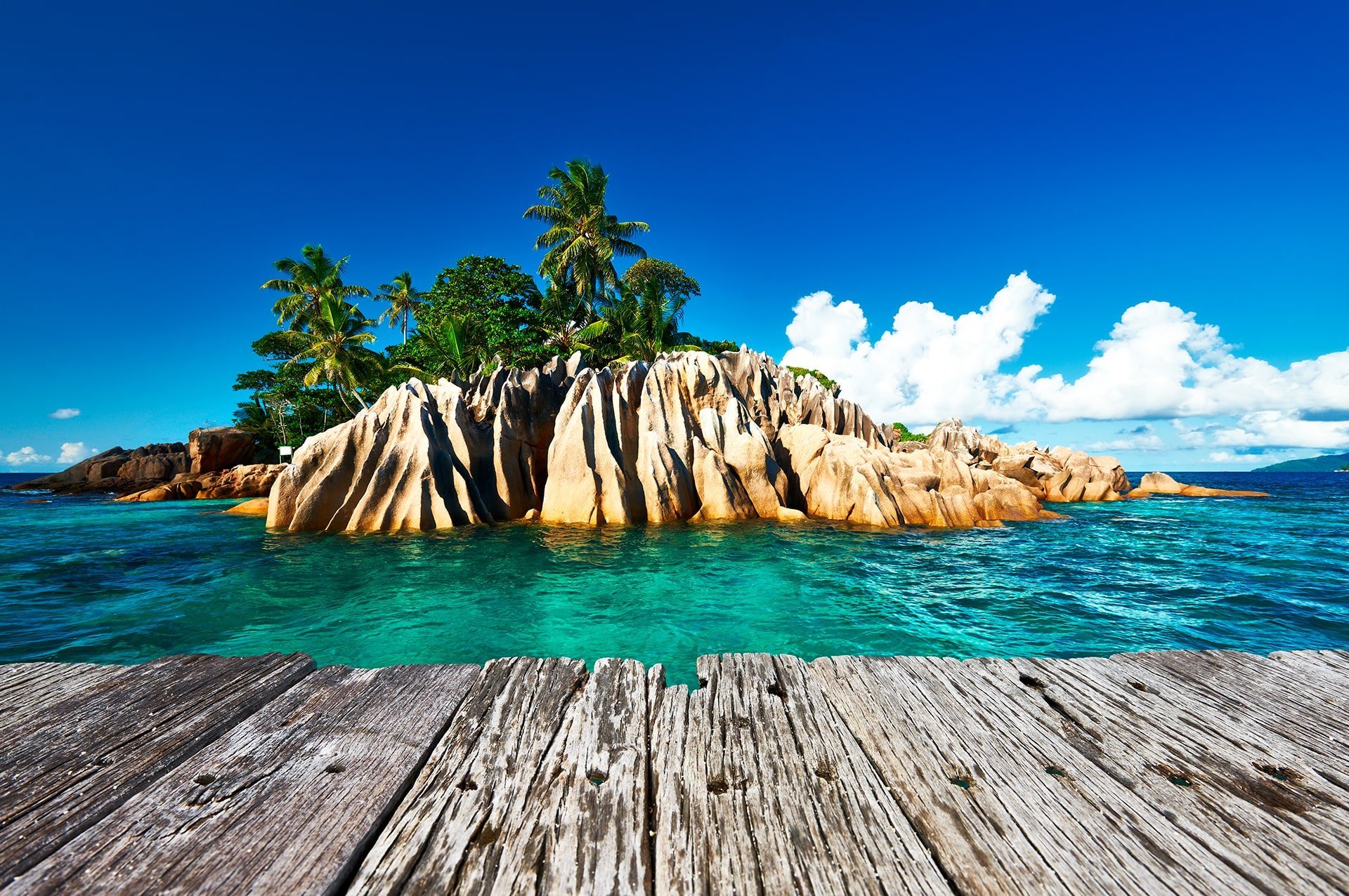 2022/07/seychelles-iles-vanille-tropical-islannd