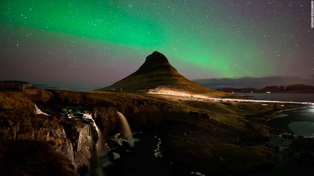 2022/09/170606121129-iceland-travel-destination-shutterstock-408029755-super-tease