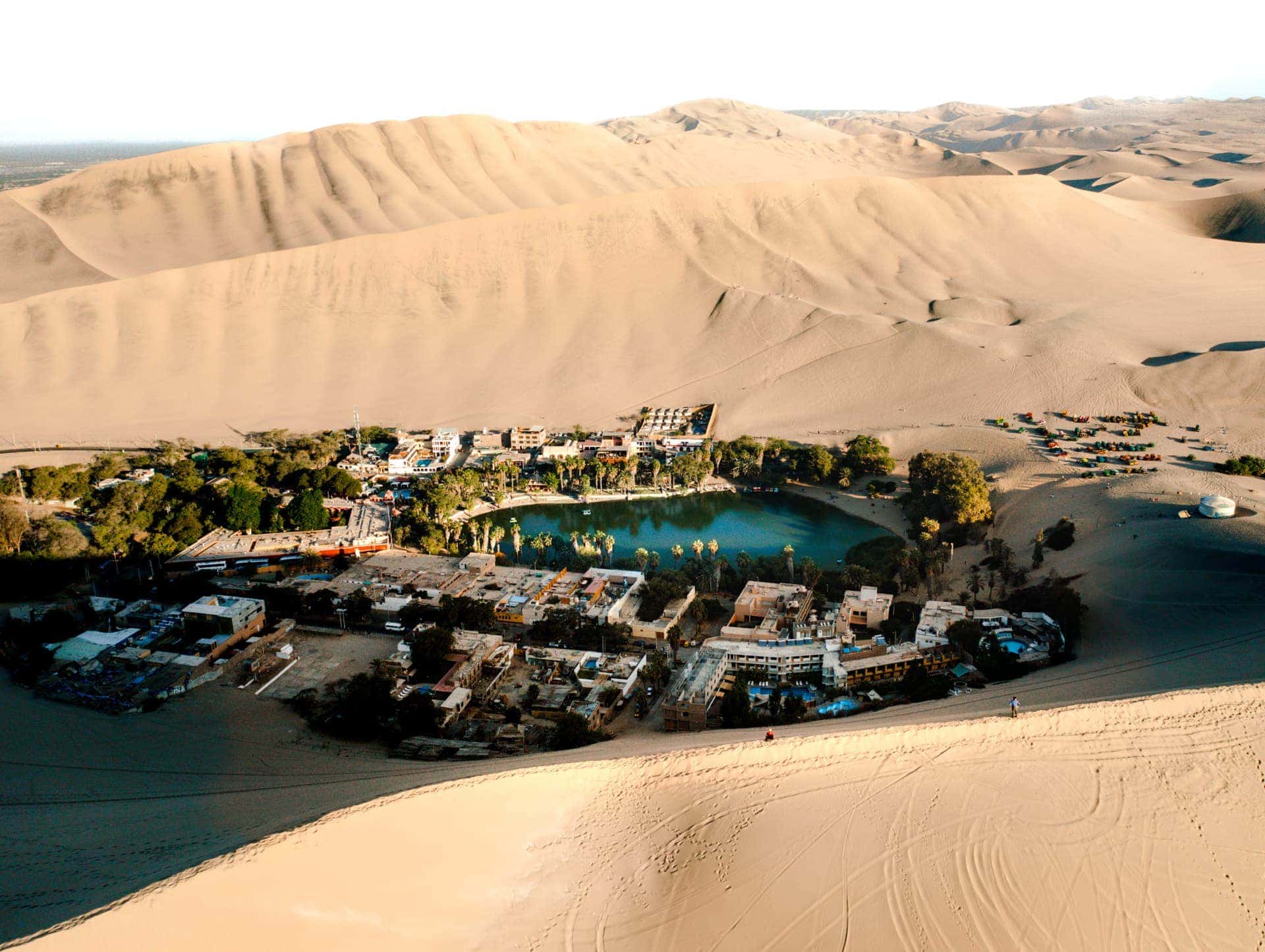 2022/09/explore-huacachina-peru-oasis-desert