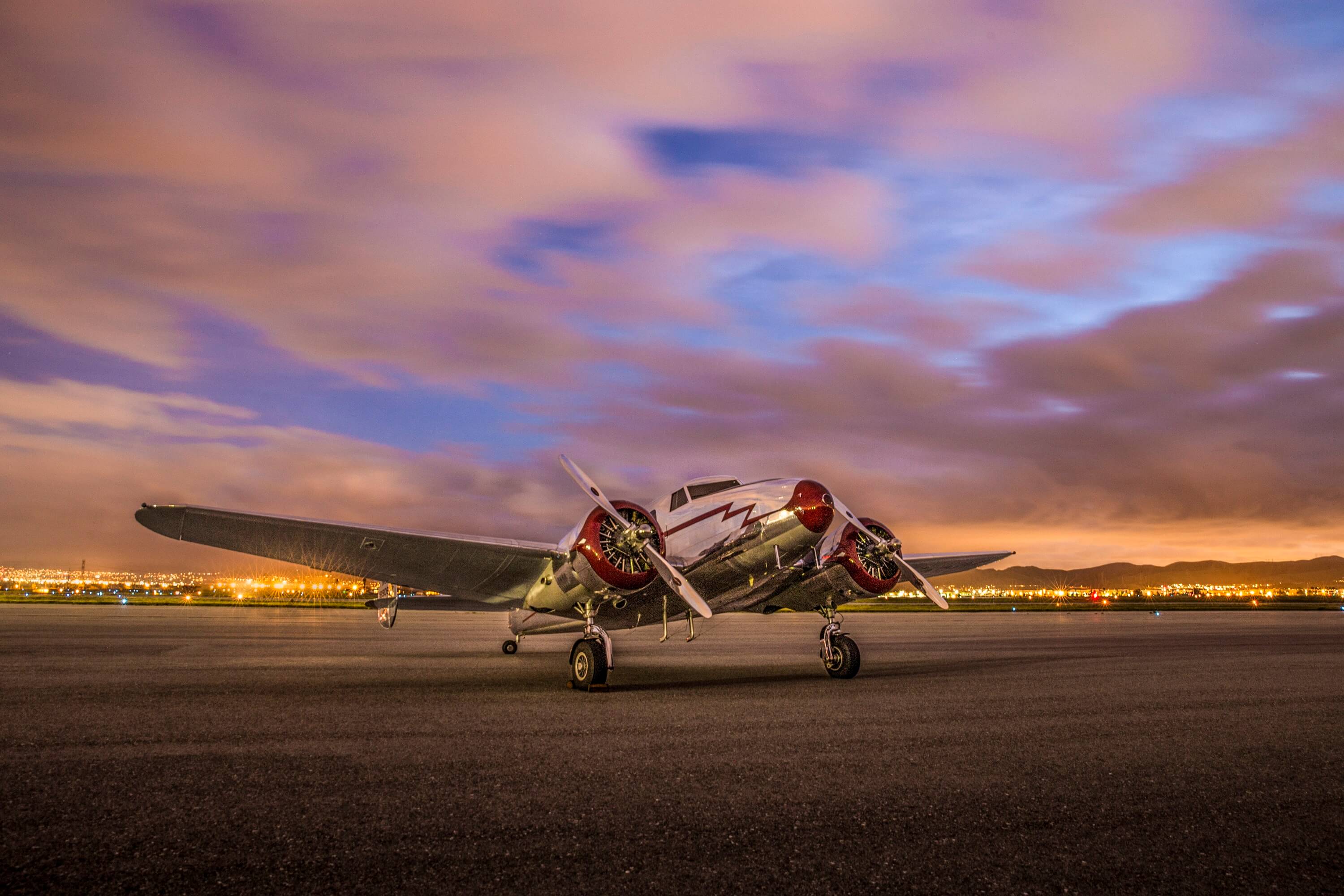 2022/09/lockheed-12a-airplane-rental