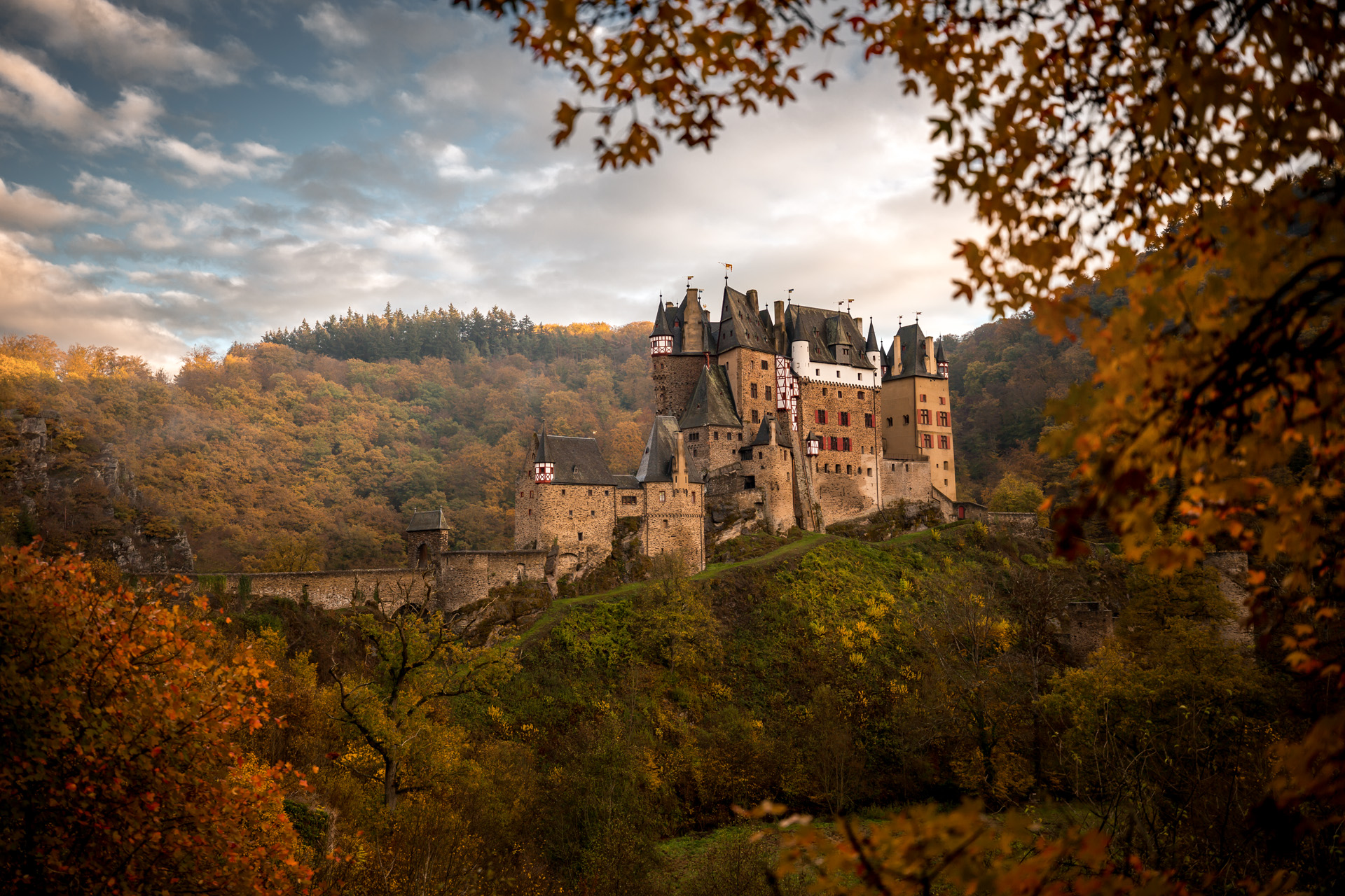 2022/10/06-burg-eltz-sunset-0216