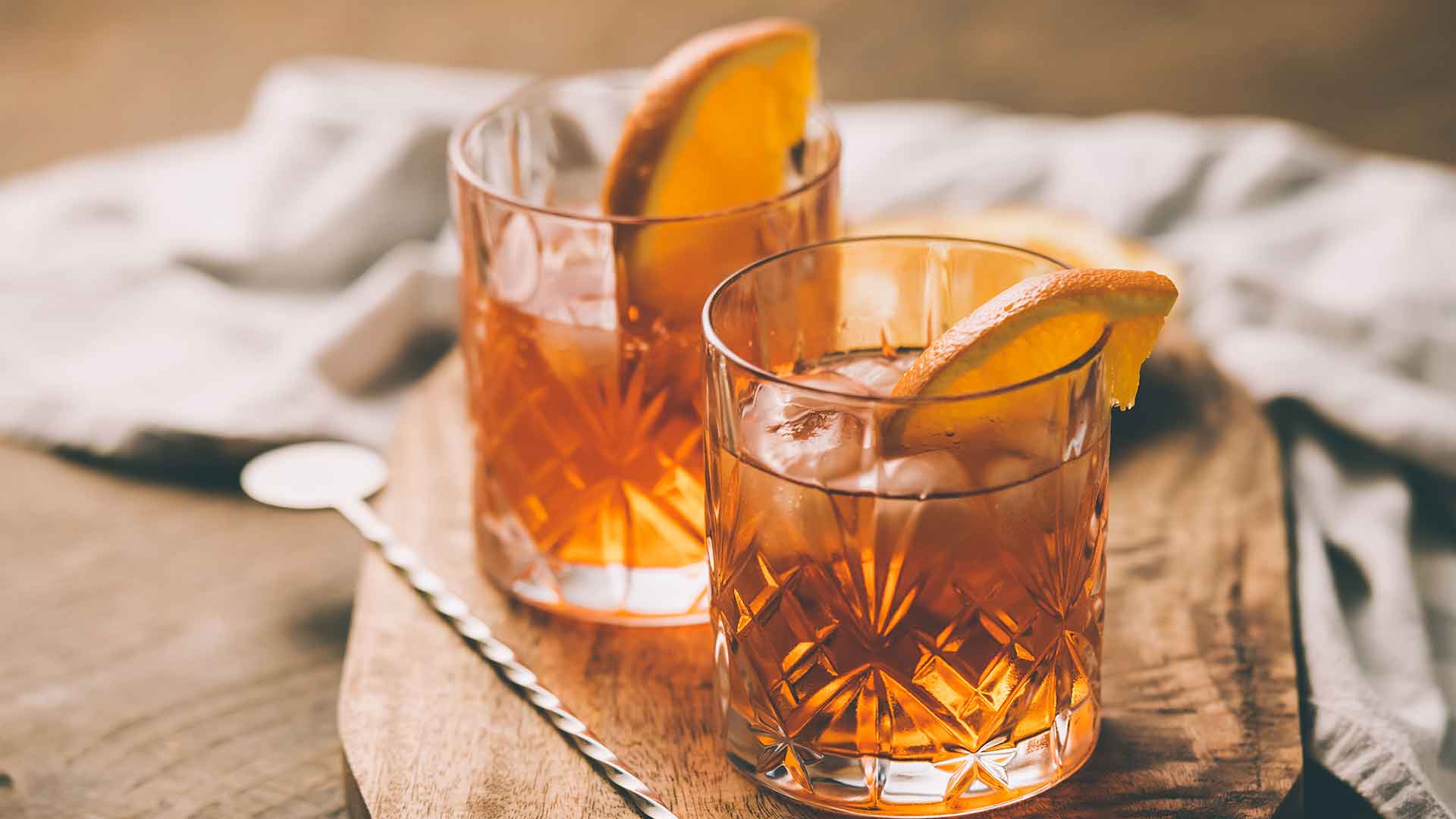 2023/01/old-fashioned-cocktail-01