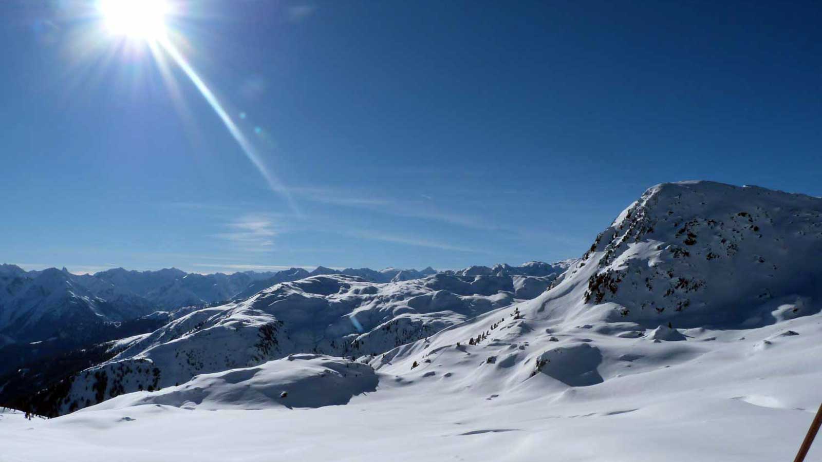 2023/01/schnee-alpen-panorama-wei-zillertal-ski