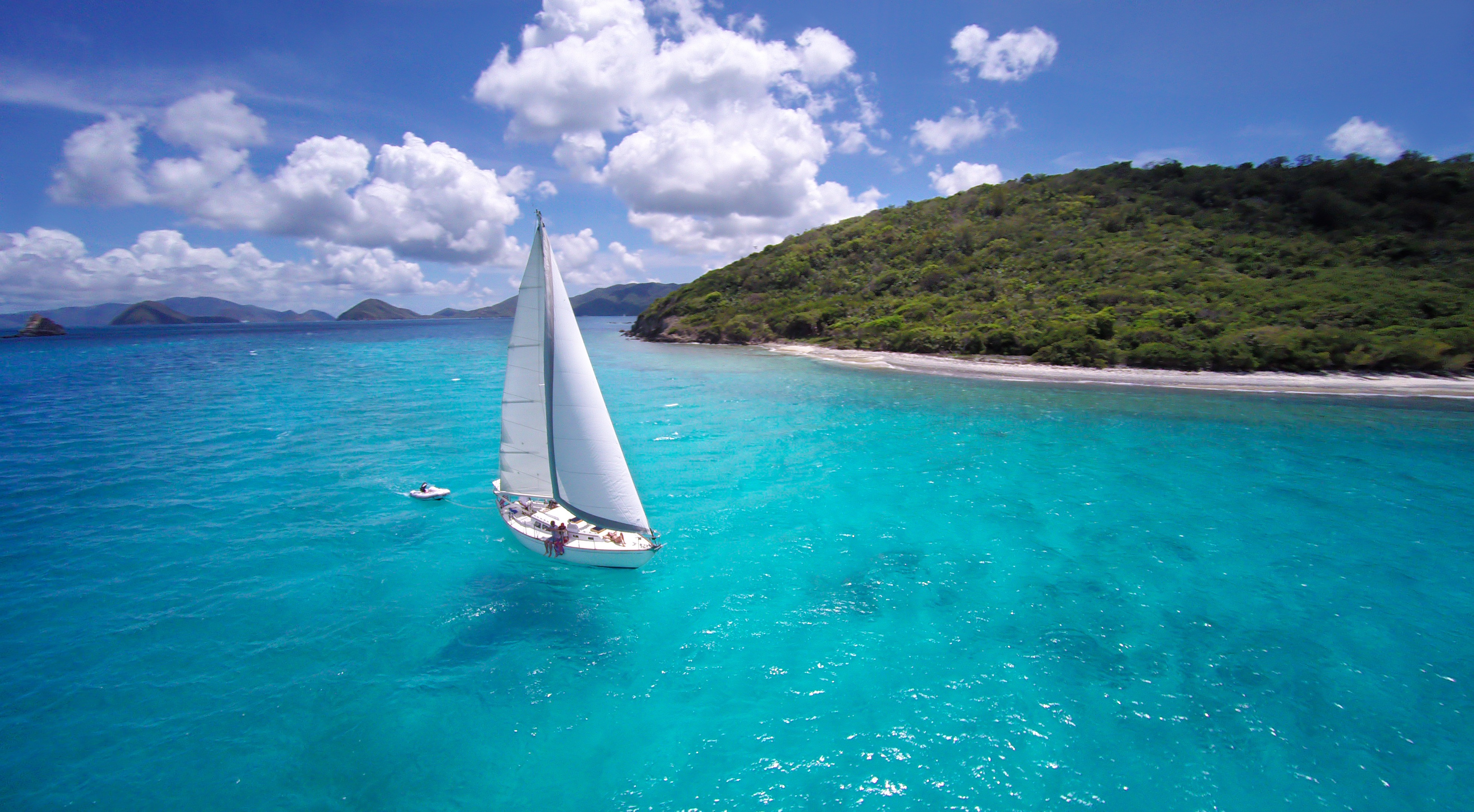 2023/04/sailing-caribbean-turquoisegettyimages-468110918