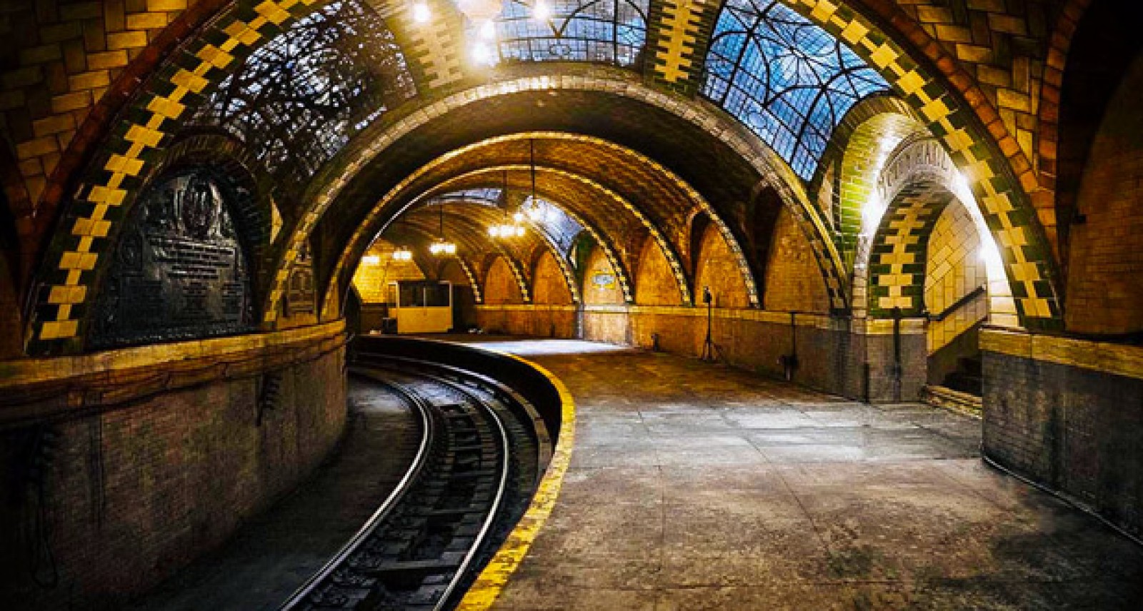 2023/05/new-york-city-hall-loop-unused-subway-tunnel-1600x856