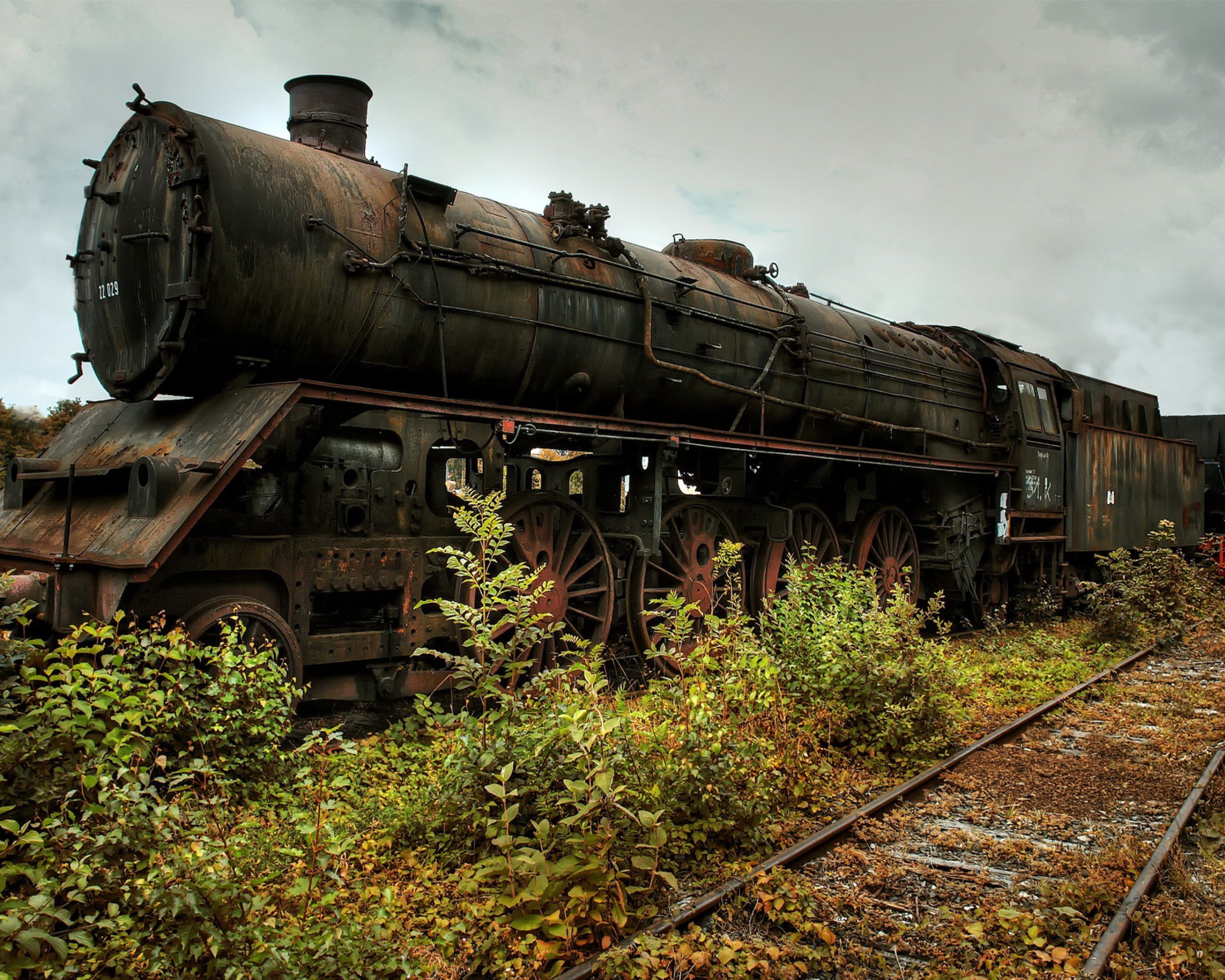 2023/08/153545-train-steam-locomotive