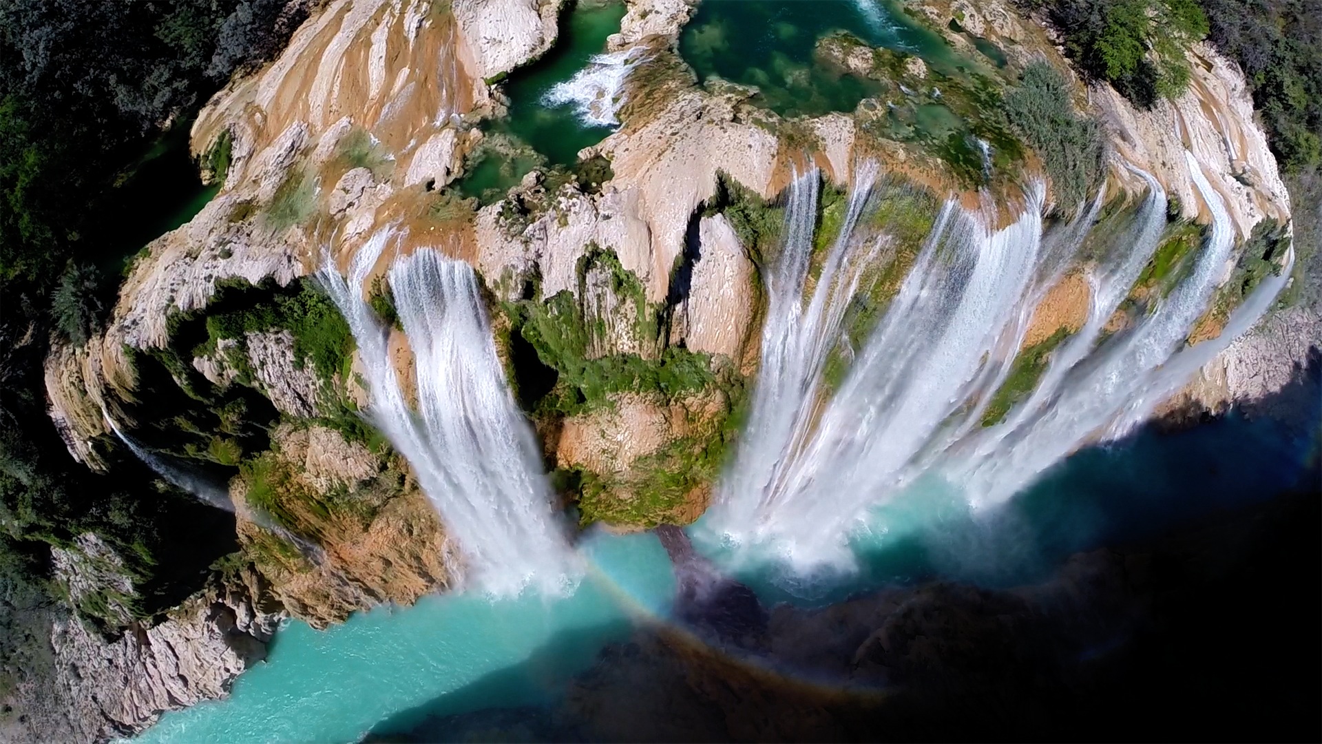 2024/05/photo-drone-tamul-waterfall-postandfly