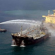 2009/08/strcdn-dubai-tanker-05-fitin-735-490