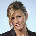 2009/10/strcdn-aniston-735-maxsize-735-490