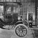 2022/03/1910-electric-car-charging-station