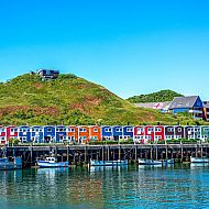 2022/03/hummerbuden-helgoland-shutterstock-1128778088