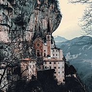 2022/03/madonna-della-corona-spiazzi-italy