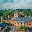 2022/05/schloss-burg-foto-bartels-meyer-agentur-himmelsblick-ret-100dpi-interpoliert-retuschiert-scaled