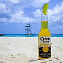 2022/11/corona-beer-on-beach