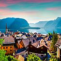 2023/10/bunte-sommer-morgen-im-hallstatt-village-in-den-c3-b6sterreichischen-alpen-istock-000071875891-large-2