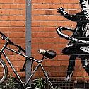 2024/01/cda19-article-actu-nottingham-banksy-velo-tt-width-1200-height-630-fill-0-crop-1-bgcolor-ffffff